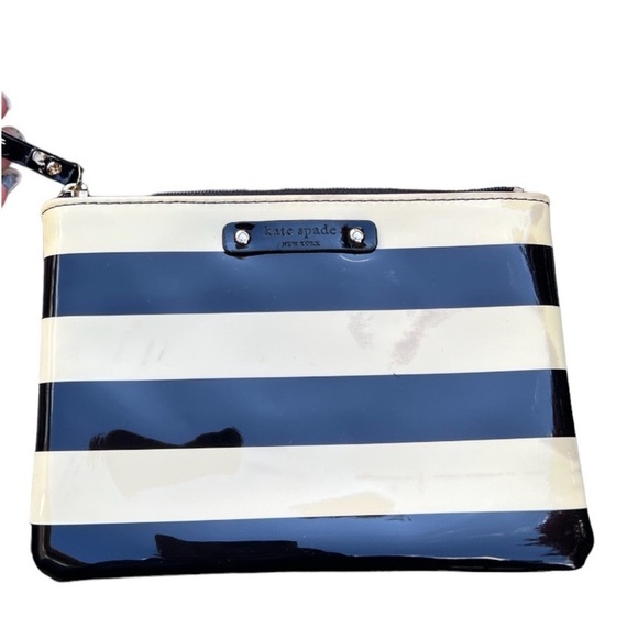 KATE SPADE NEW YORK Small Stripped Black & White Patent Leather Zippered Pouch - Picture 1 of 10